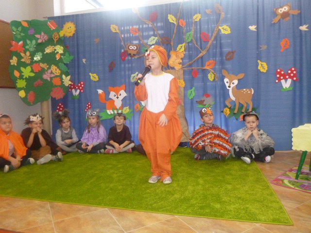 Grafika #0: Przedstawienie O wiewiórce Łupiskórce i Jesienny Bal , 17.11.2017r.
