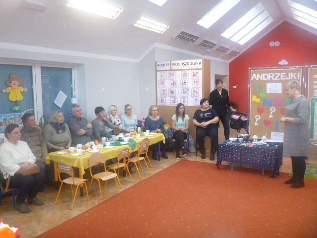 Grafika #0: Przedstawienie  O wiewiórce Łupiskórce i Mini Bal Andrzejkowy-gr. Starszaki