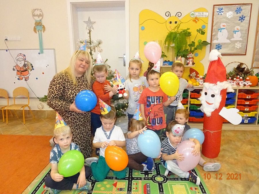 Grafika #0: Kicia Kocia i witaminowe przyjęcie w grupie Motylki