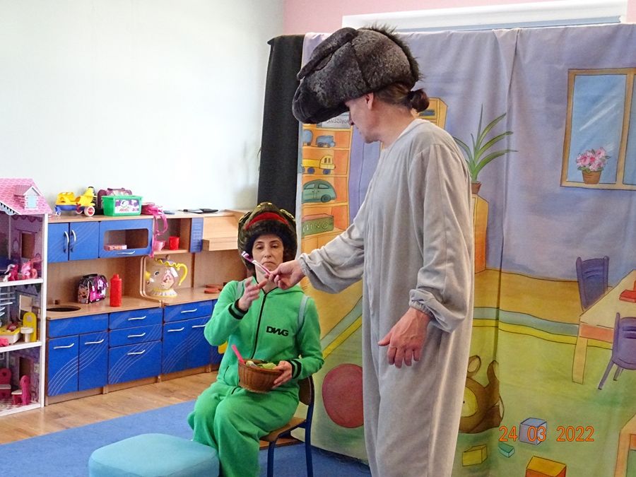 Grafika #0: Dino-nowy przyjaciel -teatrzyk w przedszkolu