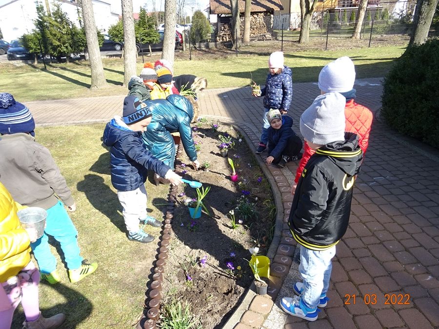 Grafika #0: Wiosna i Rybki-mali ogrodnicy