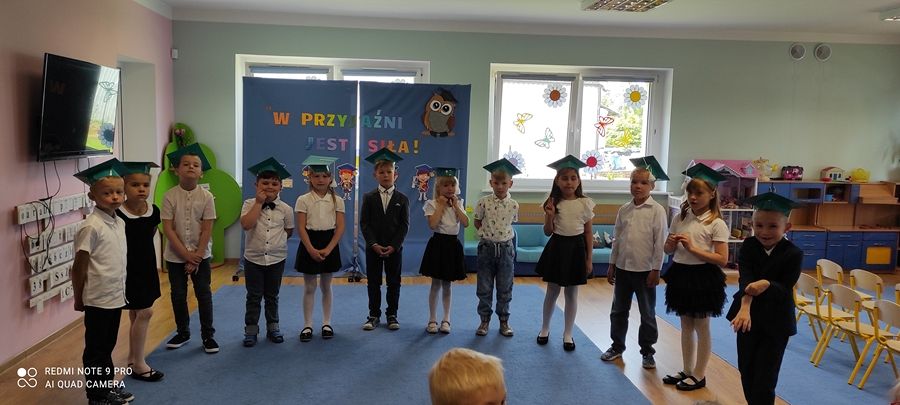 Grafika #0: Uroczystość zakończenia przedszkola w grupie III Sowy