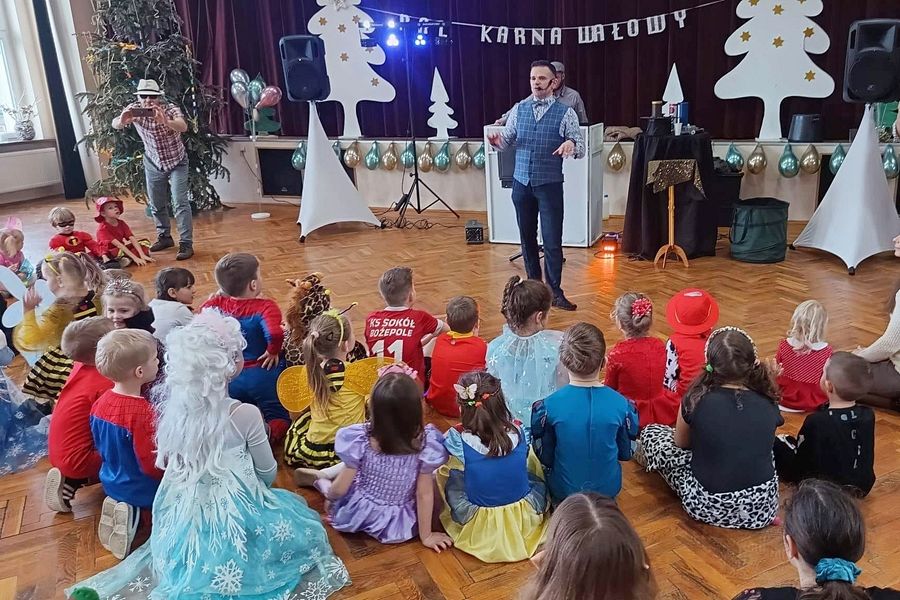 Grafika #0: Bal karnawałowy