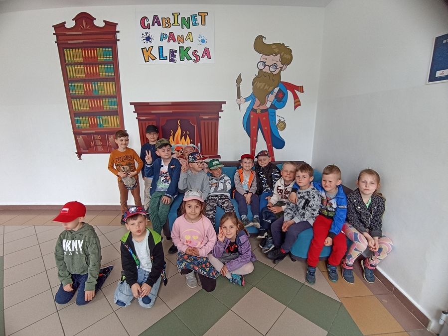 Grafika #0: Przedszkolaki z wizytą w Bibliotece Szkoły Podstawowej w Wicku