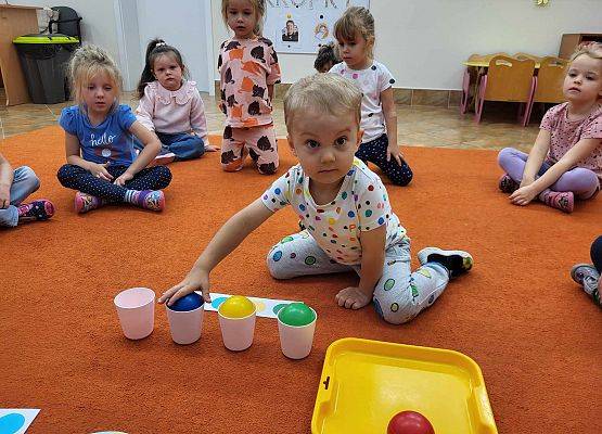 Międzynarodowy Dzień Kropki grafika