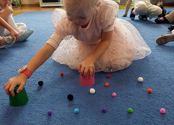 Międzynarodowy Dzień Kropki grafika