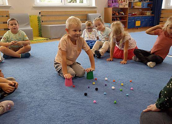 Międzynarodowy Dzień Kropki grafika