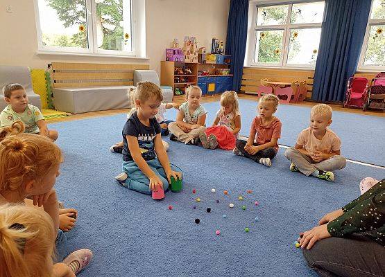 Międzynarodowy Dzień Kropki grafika