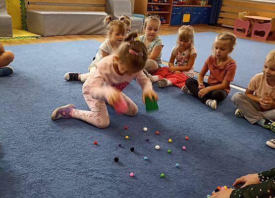 Międzynarodowy Dzień Kropki grafika