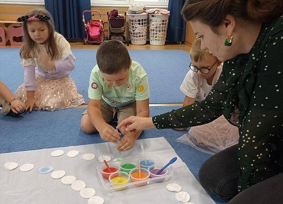 Międzynarodowy Dzień Kropki grafika