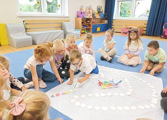 Międzynarodowy Dzień Kropki grafika