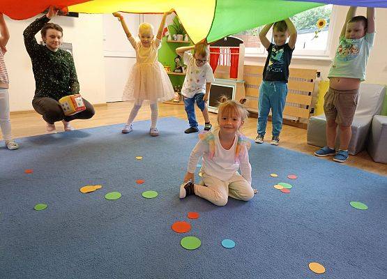 Międzynarodowy Dzień Kropki grafika