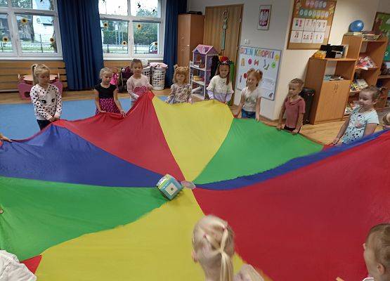 Międzynarodowy Dzień Kropki grafika