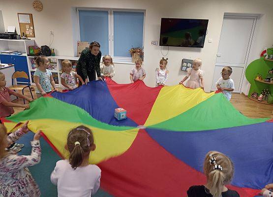 Międzynarodowy Dzień Kropki grafika