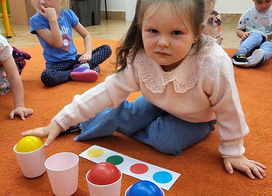 Międzynarodowy Dzień Kropki grafika