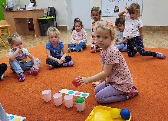 Międzynarodowy Dzień Kropki grafika