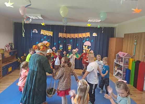 Grafika 9: Bal jesienny