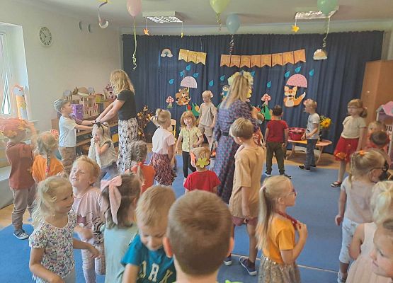 Grafika 18: Bal jesienny