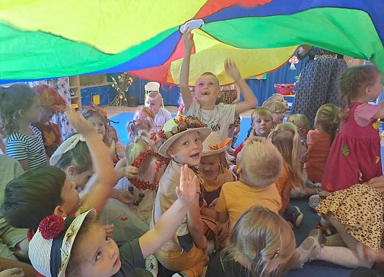 Grafika 17: Bal jesienny