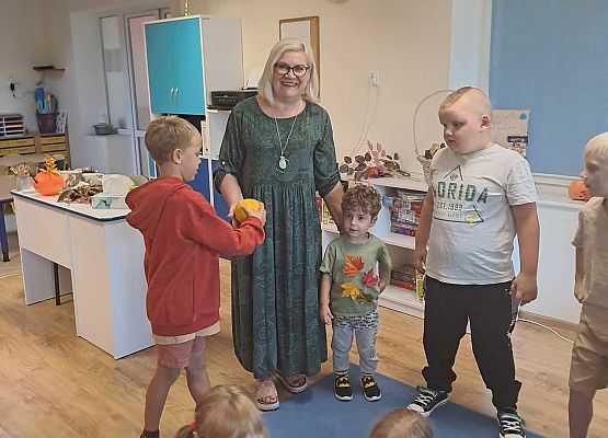 Grafika 13: Bal jesienny