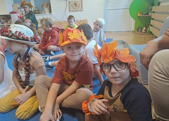 Grafika 15: Bal jesienny