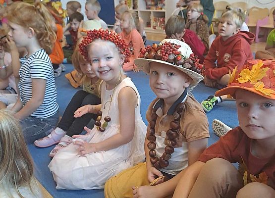 Grafika 8: Bal jesienny