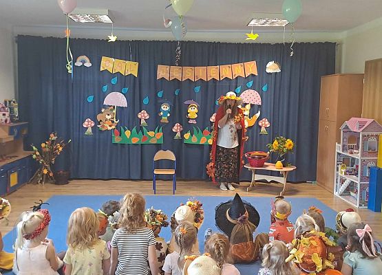 Grafika 33: Bal jesienny