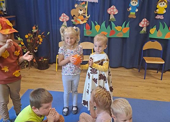 Grafika 37: Bal jesienny