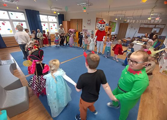 Międzynarodowy Dzień Postaci z Bajek grafika