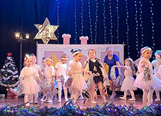 Występ świąteczny grafika