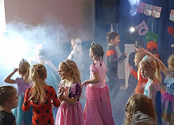 Bal karnawałowy grafika