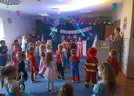 Bal karnawałowy grafika