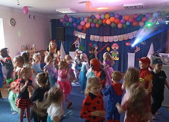 Bal karnawałowy grafika