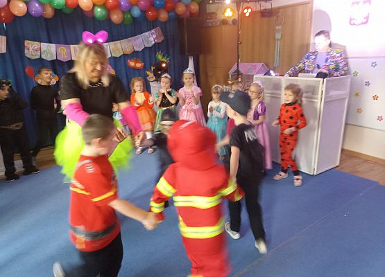 Bal karnawałowy grafika