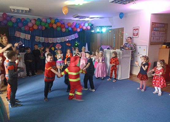 Bal karnawałowy grafika