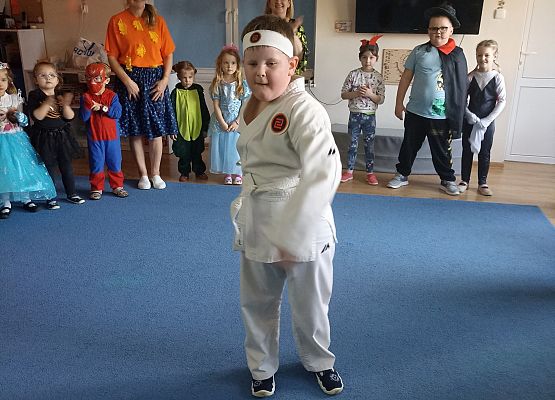 Bal karnawałowy grafika