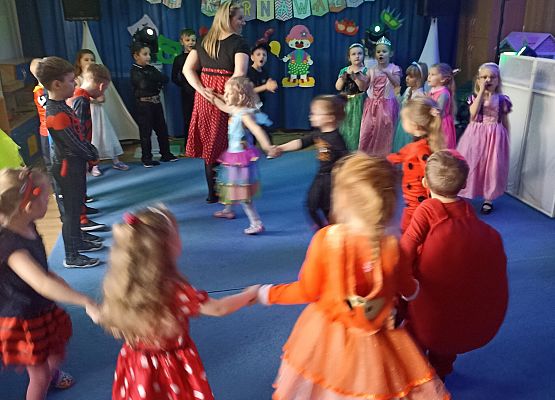 Bal karnawałowy grafika