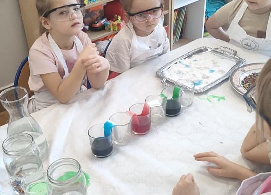 Eksperymenty w grupie Sowy grafika