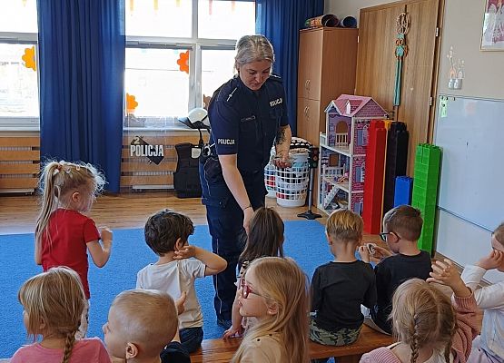 Spotkanie z policjantami grafika