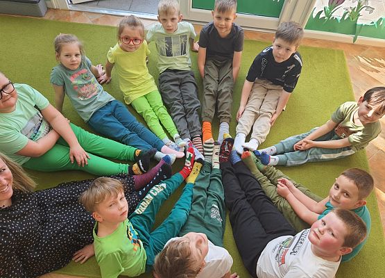 Pierwszy Dzień Wiosny i Dzień Kolorowej Skarpetki grafika