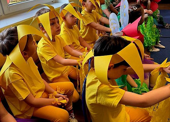 Pierwszy Dzień Wiosny i Dzień Kolorowej Skarpetki grafika