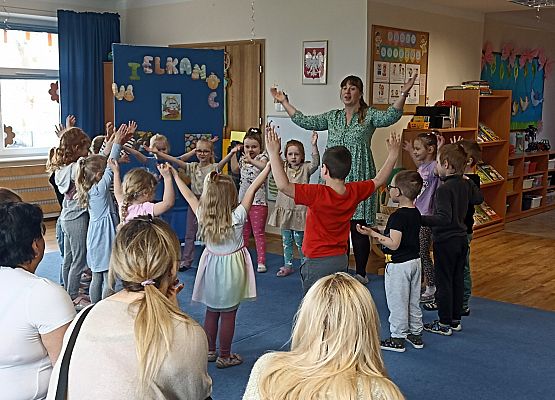 Wielkanocne kodowanie na dywanie - zajęcia otwarte (gr. Rybki) grafika