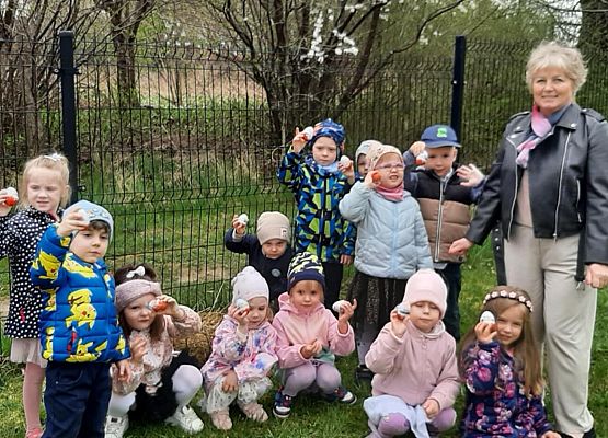 Grafika 2: Śniadanie wielkanocne