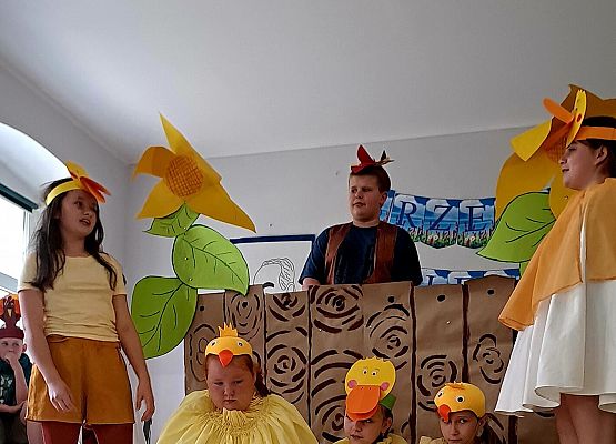 Przedstawienie "Brzydkie kaczątko" grafika