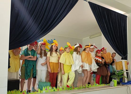 Przedstawienie "Brzydkie kaczątko" grafika