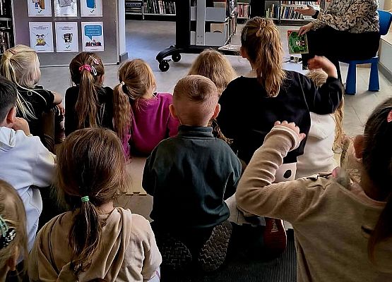 Grafika 6: Wizyta w bibliotece