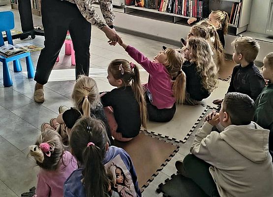 Grafika 14: Wizyta w bibliotece