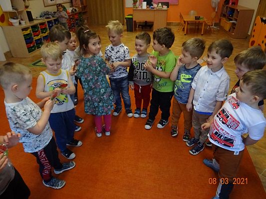 Grafika #0: Dzień Kobiet w przedszkolu