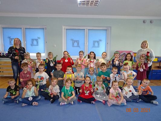 Grafika #1: Dzień Kobiet w przedszkolu