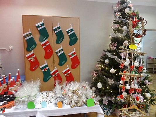 Grafika #2: Zapraszamy na kiermasz świąteczny